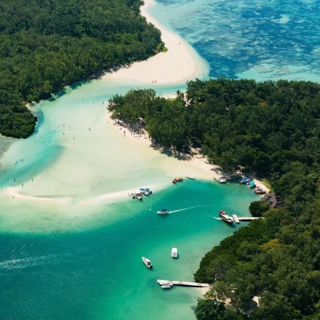 plages de l'île maurice,hotels de luxe à l'île maurice,excursion en catamaran à l'île maurice,visite de l'île aux cerfs,voyage à l'île maurice en tout inclus,voyage de noces à l'île maurice,honeymoon à l'île maurice,maurice