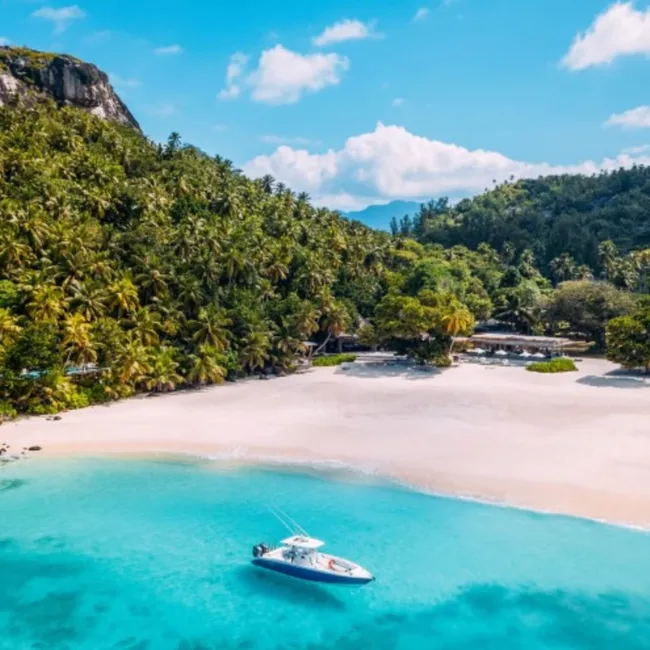 mahé,praslin,desroches,fregate,la digue,north island,felicité island,plages des seychelles,lune de miel aux seychelles,hotels de luxe aux seychelles,parc national marin sainte-anne